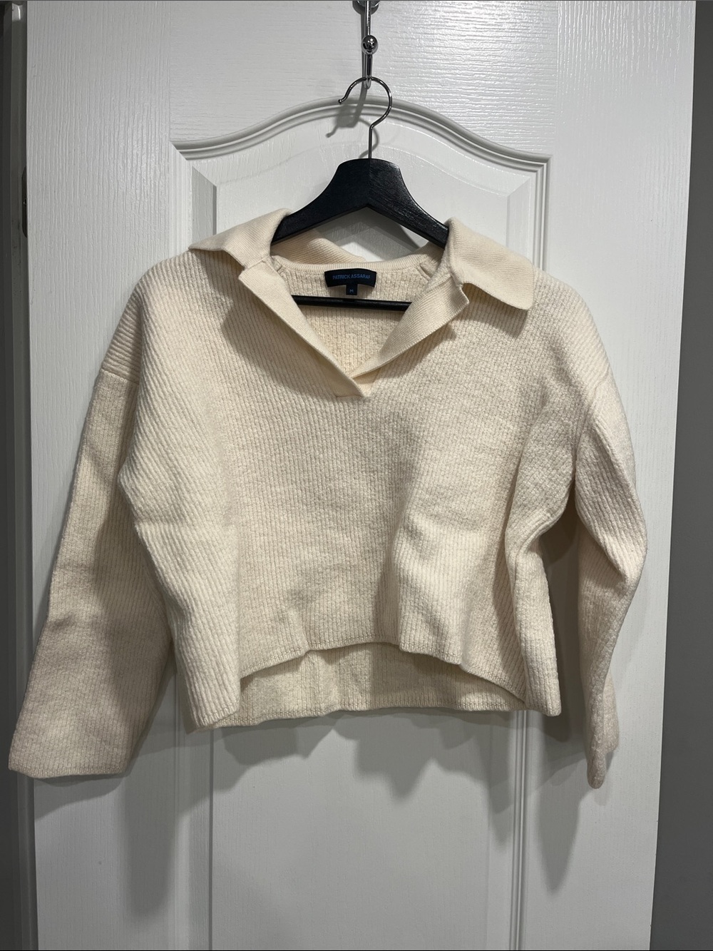 Patrick Assaraf Cream V-Neck Collared Cropped Sweater